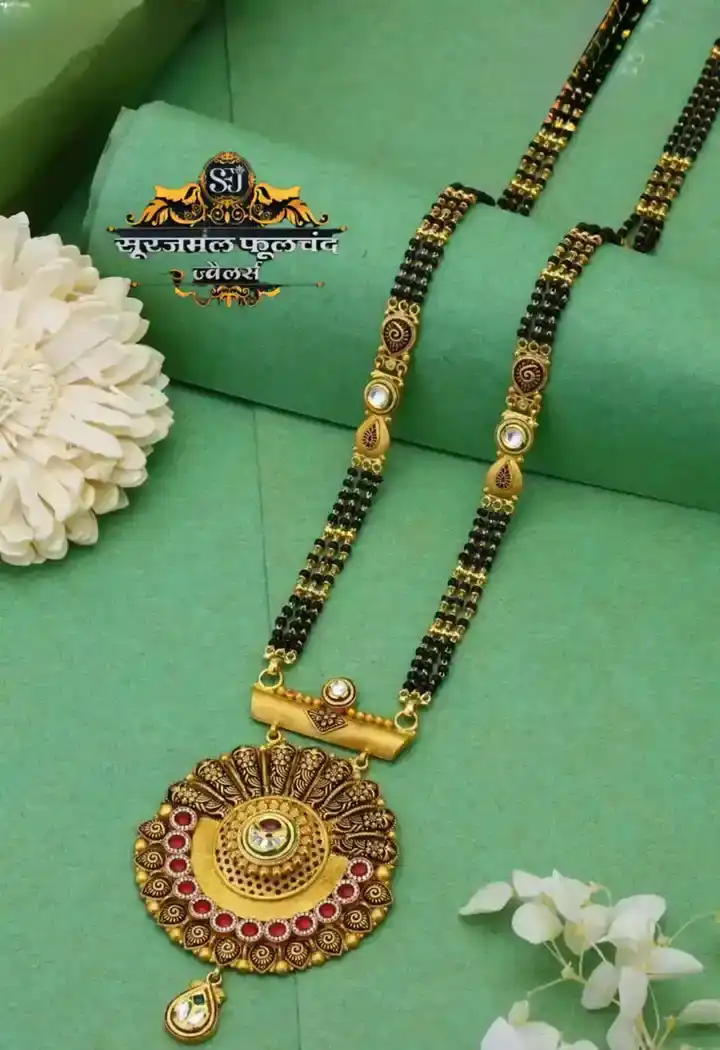 Antique Jadau Mangalsutra 22K gold design 2
