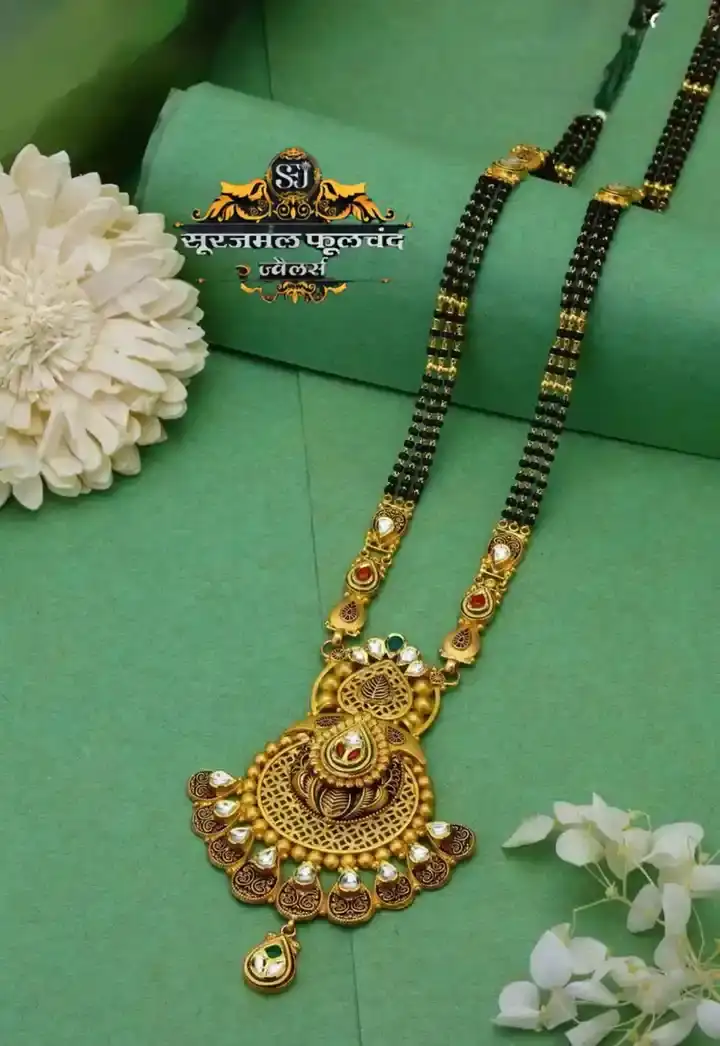 Antique Jadau Mangalsutra 22K gold design 3