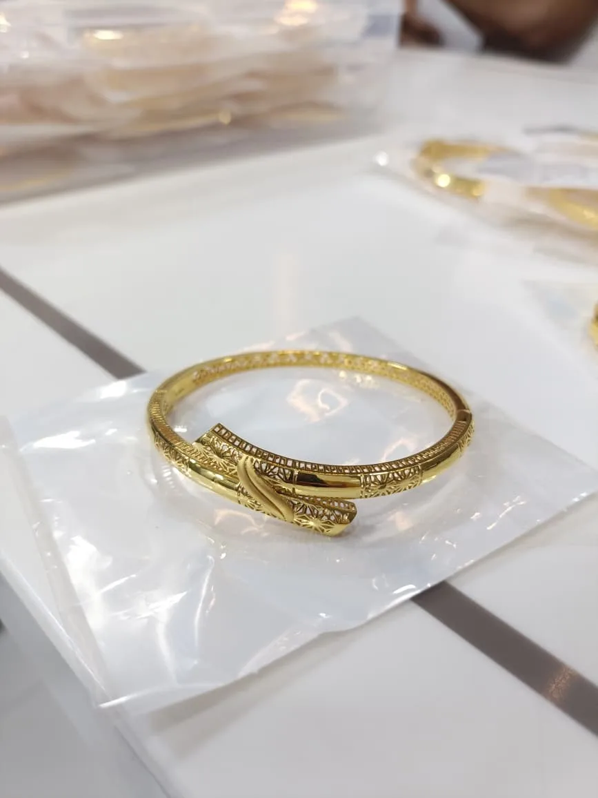 Feathercast gold kada design 2